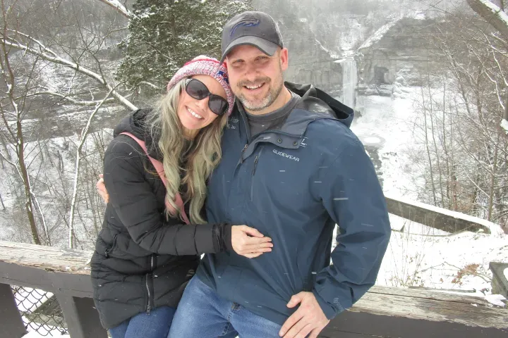 imgi_6_winter-couple-falls